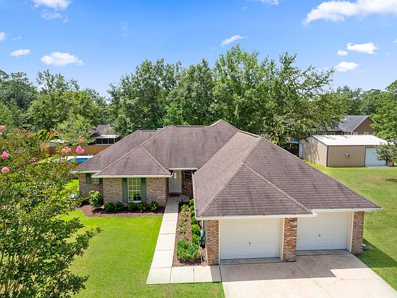 2nd image of 2205 Broadmoor Dr