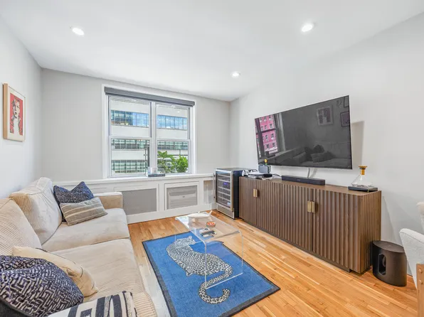 408 West 34th Street image 2 of 9