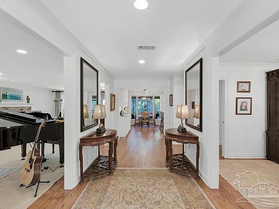 5th image of 421 Kenilworth Ave