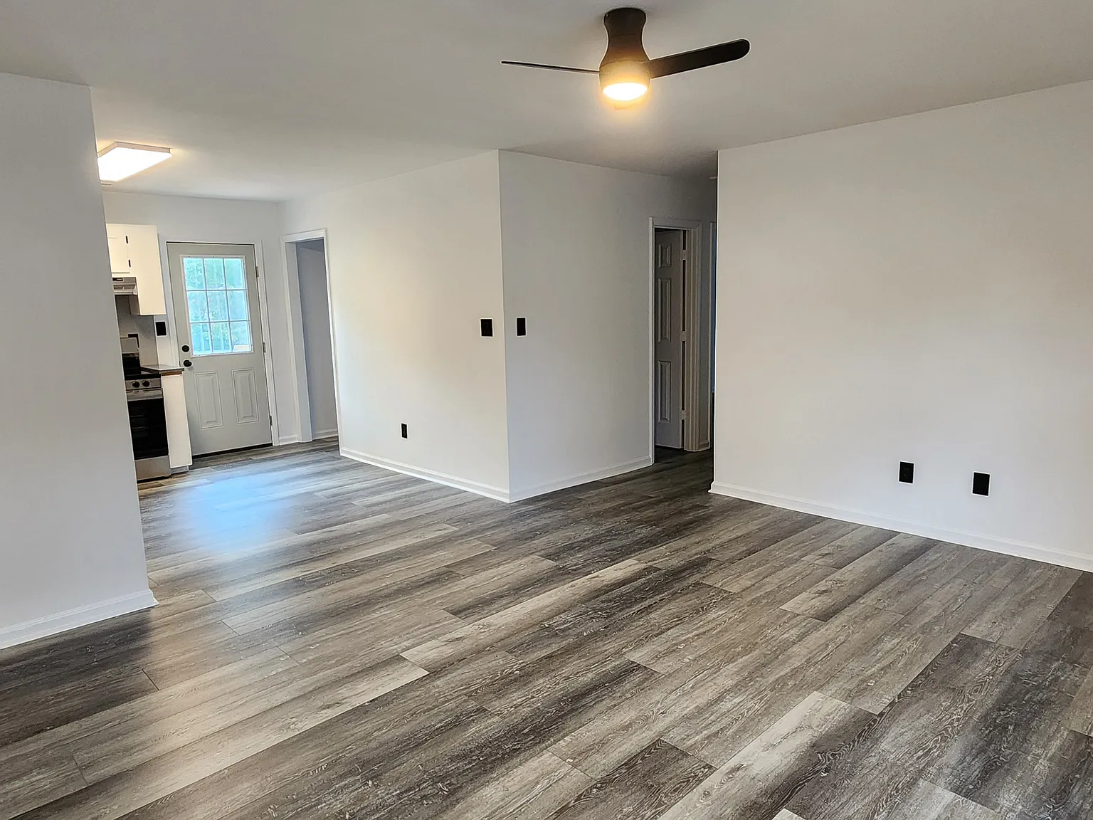 2 bed, 830 sqft, $1,350 — Photo 4