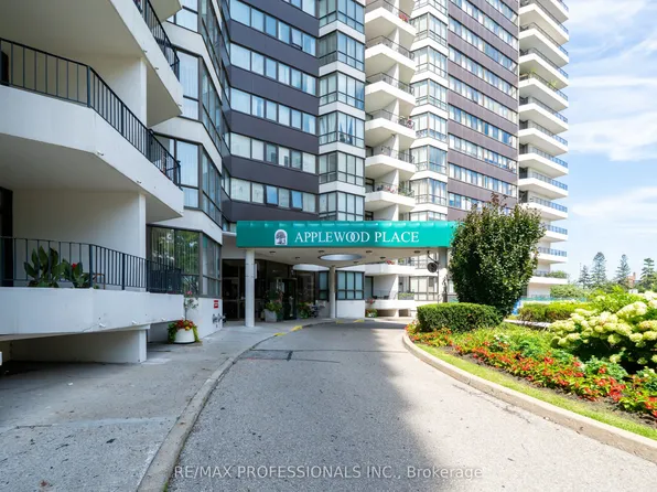 1333 Bloor St #1204, Mississauga, ON L4Y 3T6