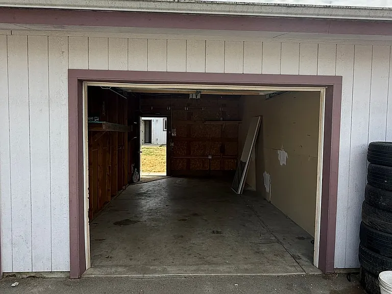 1813 E 3rd Ave — Photo 3