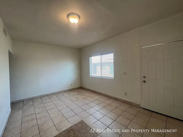 1229 W Pierce St #2 — Photo 13