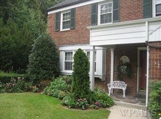 23 Robins Cres, New Rochelle, NY 10801