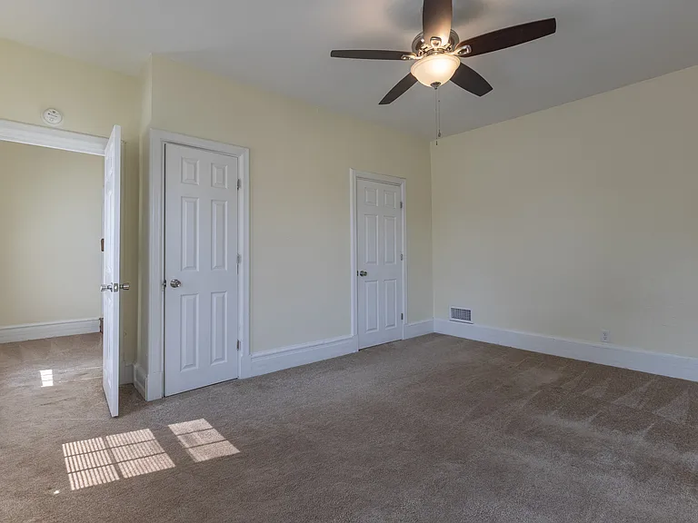 321 N Pine St — Photo 6