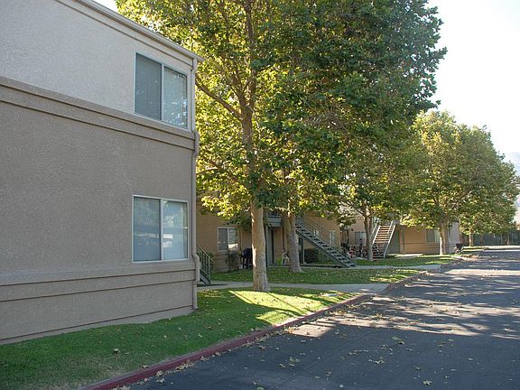 2nd image of 4261 Cedar Dr #1