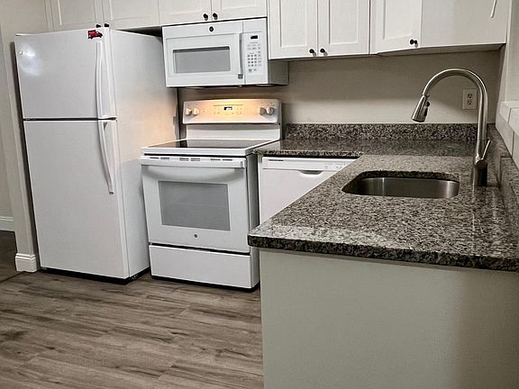 2nd image of 26 Amato Dr APT B