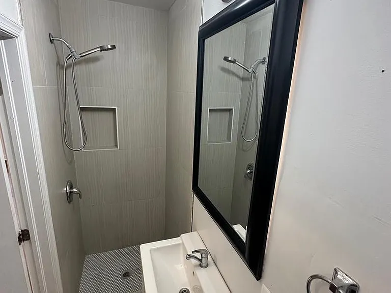 6221 Kenilworth Ave — Photo 4