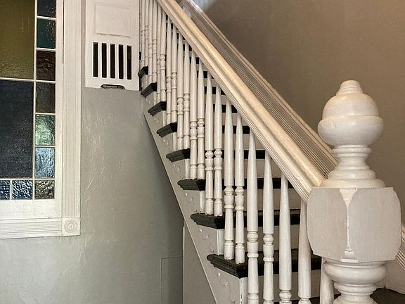 5th image of 1812 General Pershing St #2A