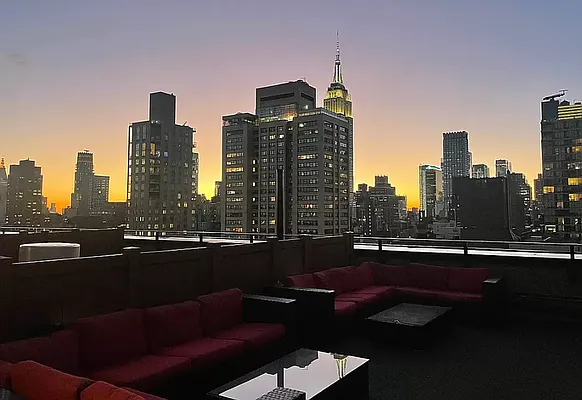 Rented by Manhattan Realty Group | media 13