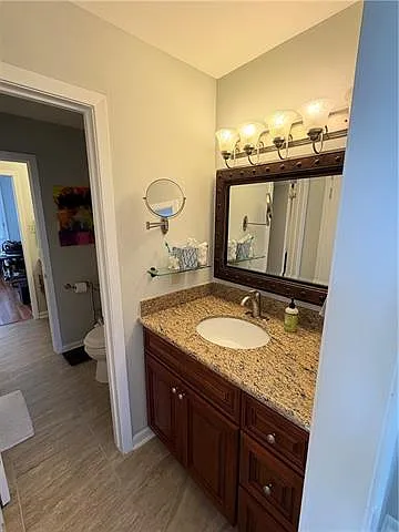 804 Spain St — Photo 17