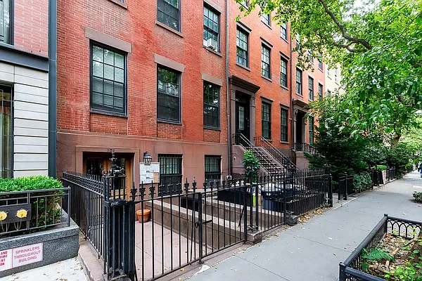 Rented by Batra Group Inc | media 19