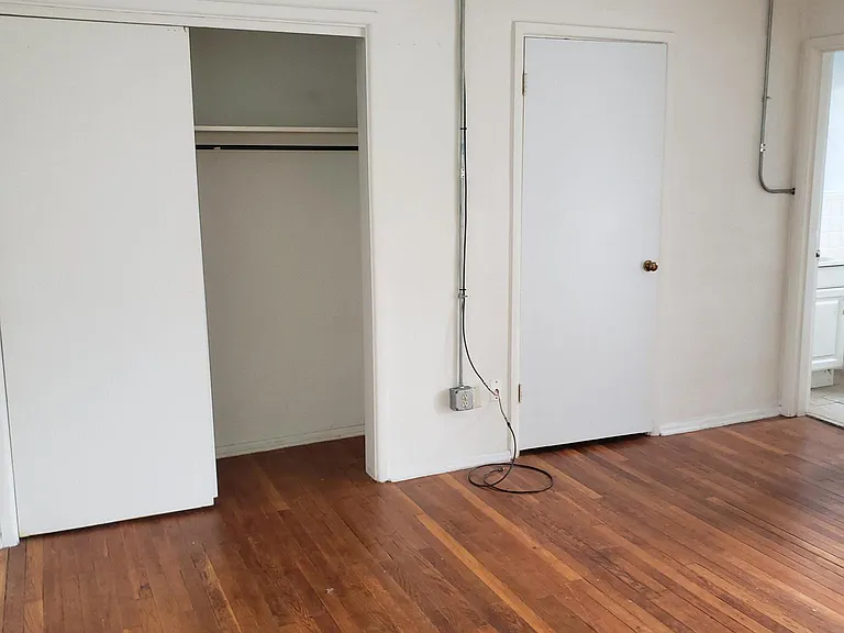 5500 Montgomery Rd #9 — Photo 4