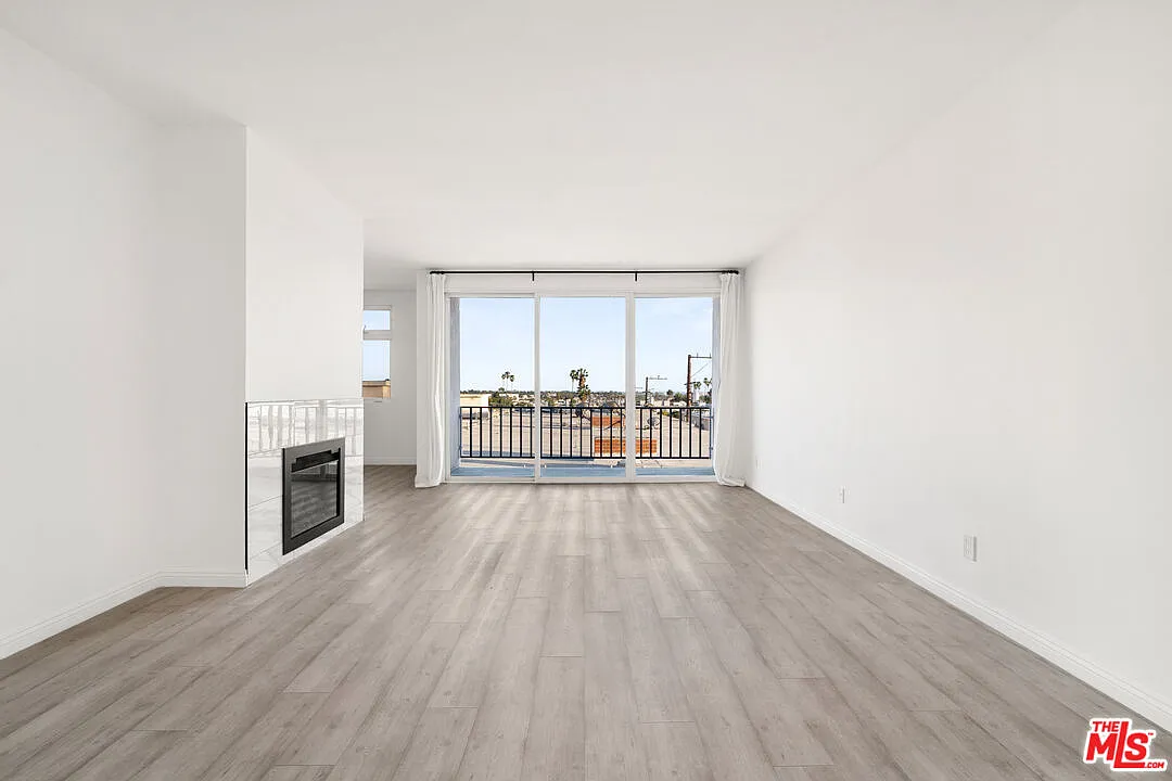 Building Photo - 900 Euclid St #404