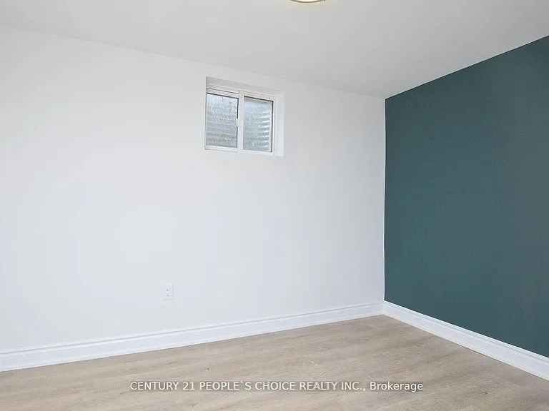 2 Betteridge Ln W — Photo 21