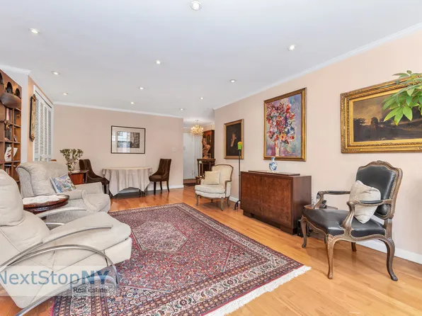 235 East 57th Street image 3 of 6