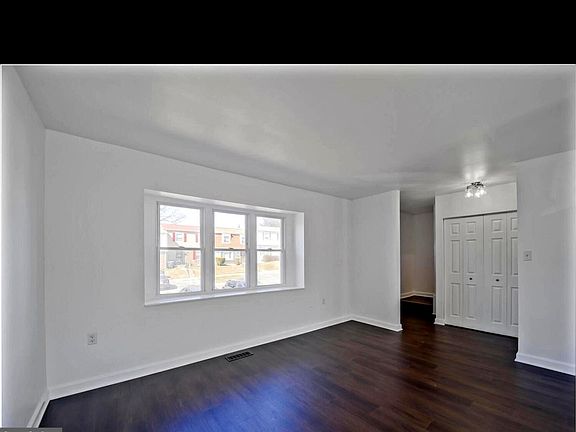 2nd image of 905 Nadine Ct