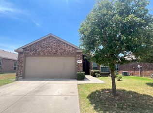 8620 Yosemite Trl, Aubrey, TX 76227