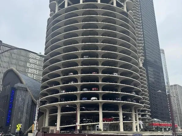 300 N State St APT 5303, Chicago, IL 60654