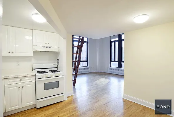 Rented by Bond New York | media 11