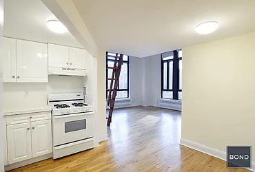 Rented by Bond New York