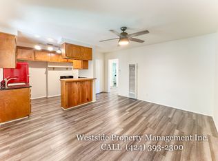 134 Chautauqua Blvd., Santa Monica, CA 90402