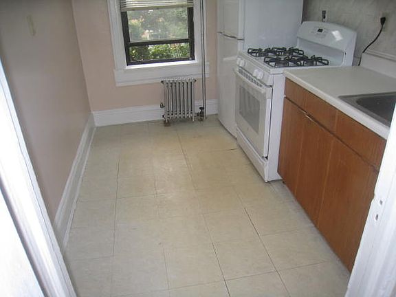 5th image of 25-60 35th St #1CC