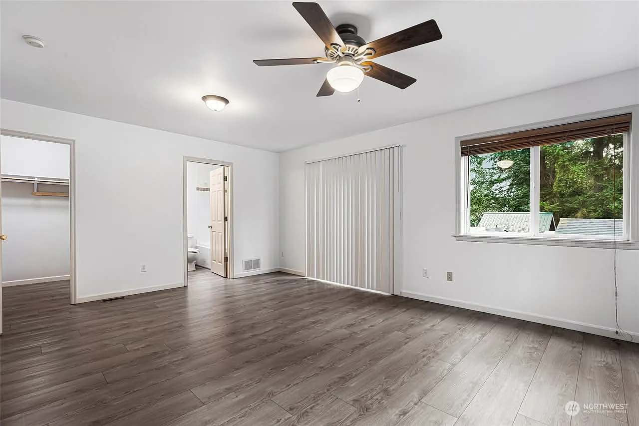 5 bed, 2.5 bath, 2460 sqft, $1,100 — Photo 3