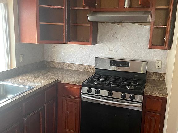 2nd image of 38 Mersereau Ave