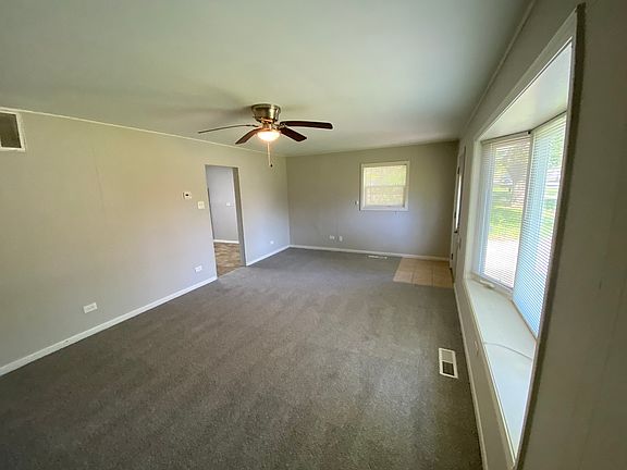 4th image of 243 Blackhawk Dr