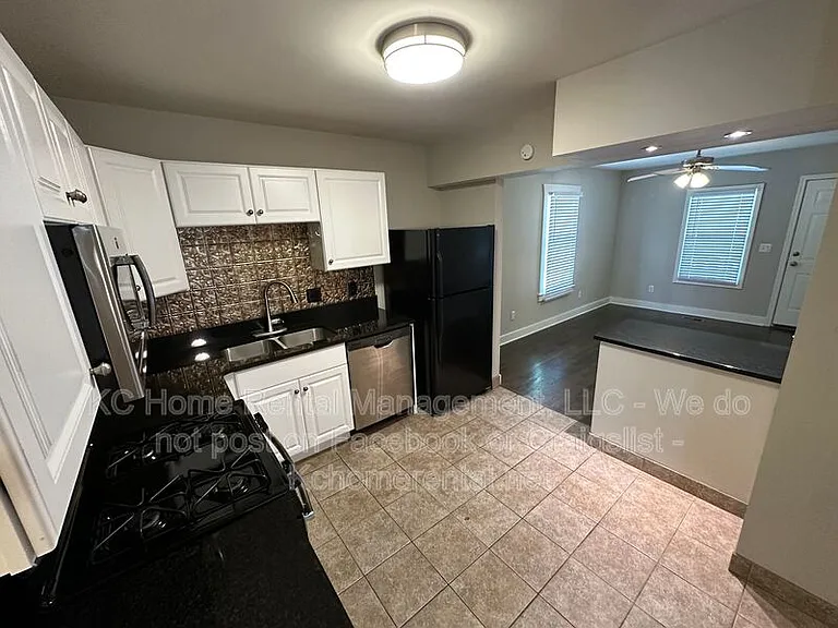 1227 E 22nd Ave — Photo 7