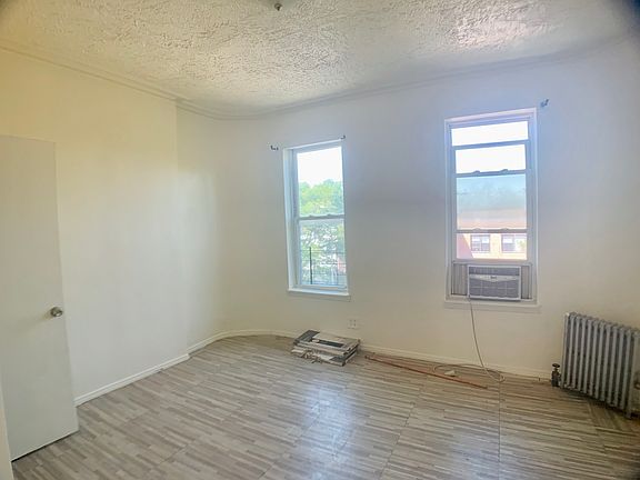 5th image of 257 Saratoga Ave APT 2B