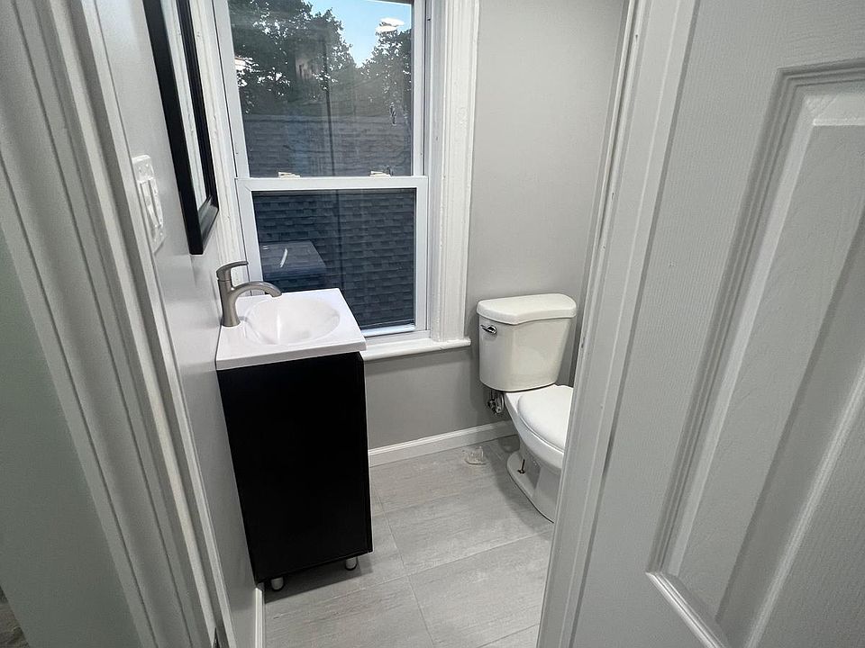2nd image of 336 Rich Ave Floor 2