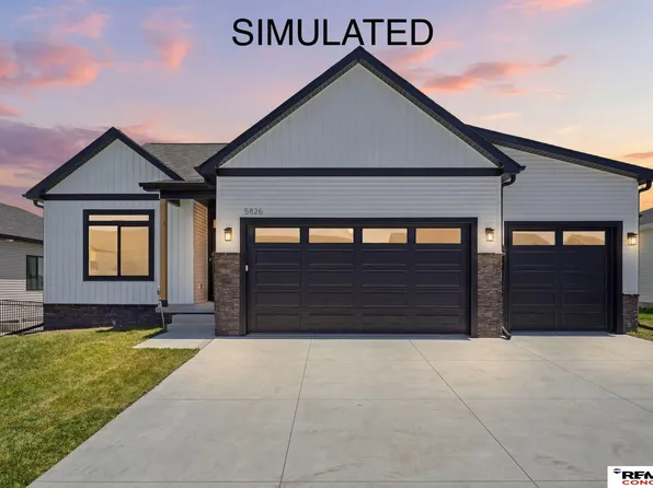 821 Regiment Rd, Lincoln, NE 68527