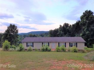 28 Basin Creek Dr, Taylorsville, NC 28681