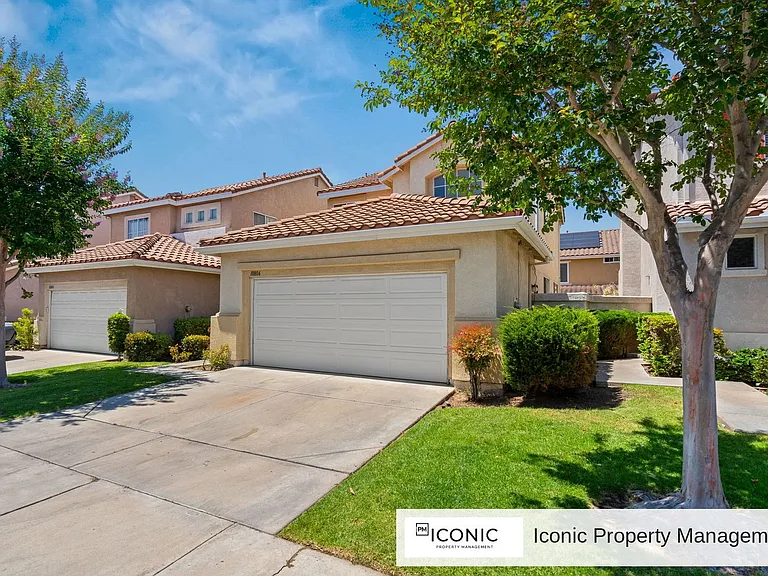 10806 Westonhill Dr — Photo 3