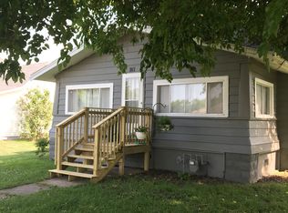 911 W 4th St, Cameron, MO 64429