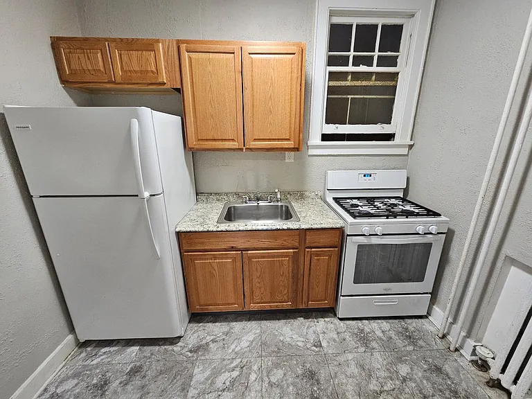 385 Morris St — Photo 20