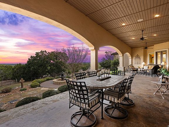 4th image of 136 Park Ridge