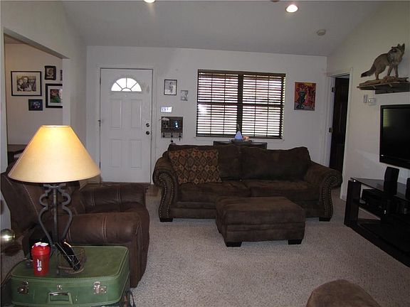 4th image of 833 Green Valley Cir E