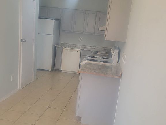 5th image of 2227 Nantucket Village Cir