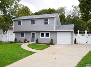 816 Bellport Ave, Bellport, NY 11713