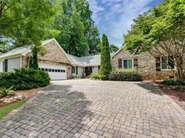 5265 Trowbridge Dr, Atlanta, GA 30338