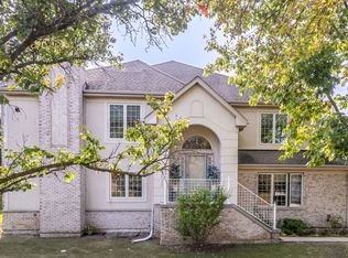 1 Beaconsfield Ct, Lincolnshire, IL 60069