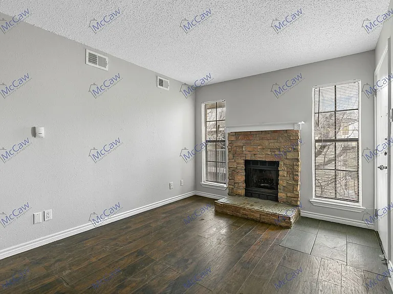 9520 Royal Ln #321 — Photo 5
