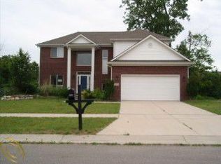 23723 Waterview Dr, New Boston, MI