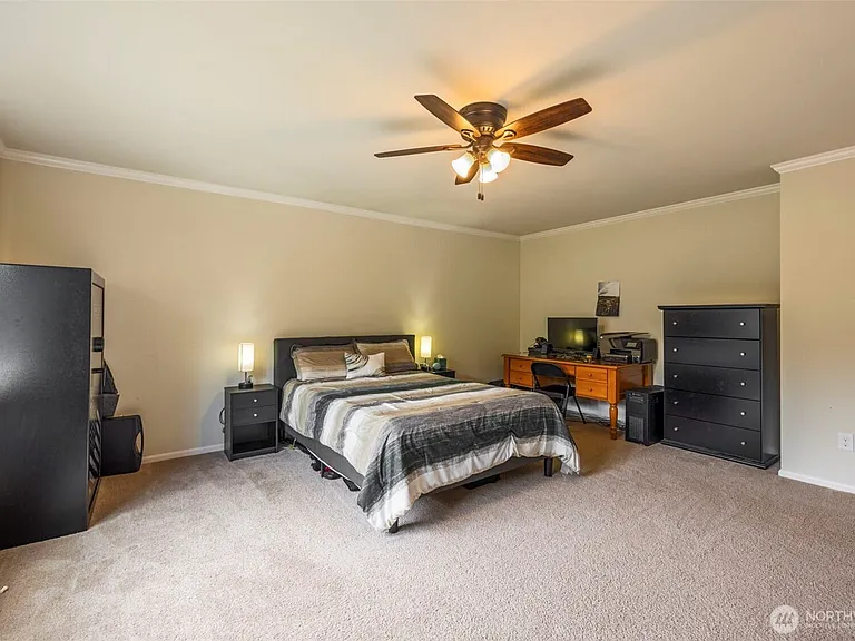 6605 Svea Ct NE — Photo 21
