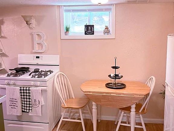 3rd image of 1562 Ivy Ave E #3