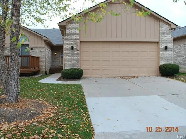 21971 Lancrest Ct #1, Farmington Hills, MI 48335