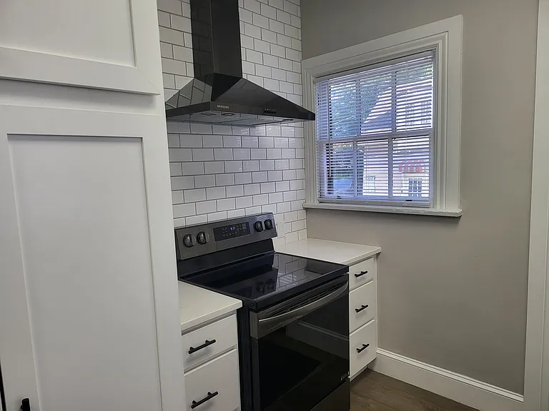 226 E 16th Ave — Photo 9